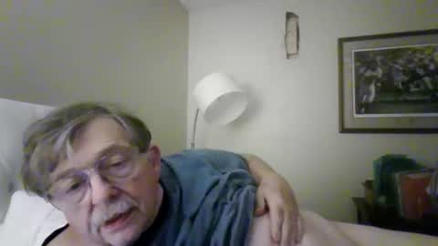 Snapshot of fatdickad chatting on 04.18.26 fatdickad online show from 04.18.26