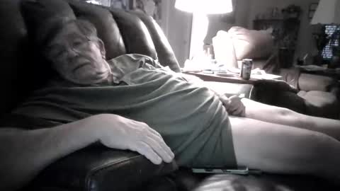 Snapshot of fatdickad chatting on 04.21.26 fatdickad online show from 04.21.26