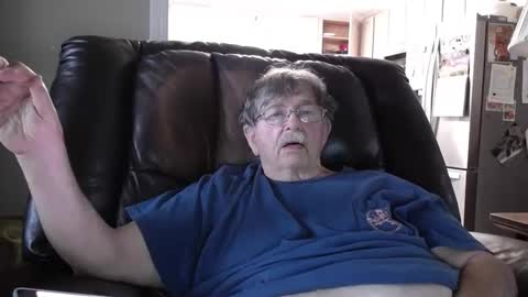 Snapshot of fatdickad chatting on 05.28.26 fatdickad online show from 05.28.26