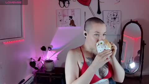 Snapshot of fate_fletcher chatting on 02.06.25 fate_fletcher online show from 02.06.25