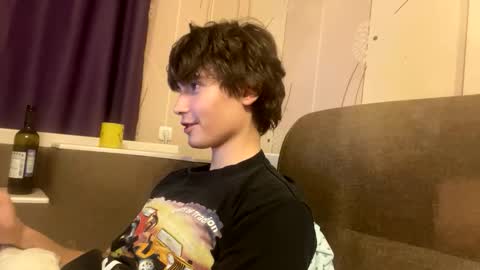 Snapshot of faustfrost chatting on 09.26.25 Faust online show from 09.26.25