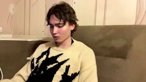 Snapshot of faustfrost chatting on 12.04.25 Faust online show from 12.04.25