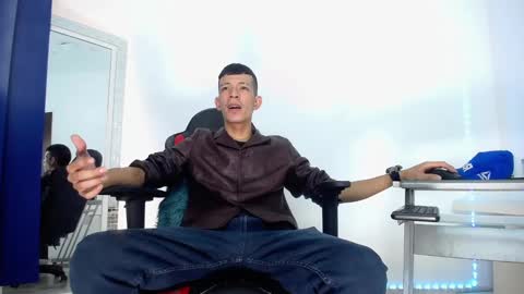 Favel Gomez online show from 12.20.24