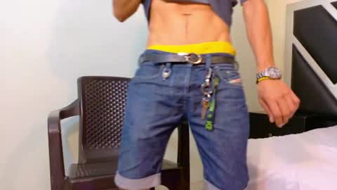 Favel Gomez online show from 08.06.26