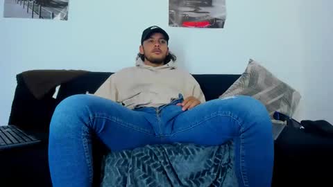 Snapshot of favid95 chatting on 05.12.26 favid95 online show from 05.12.26