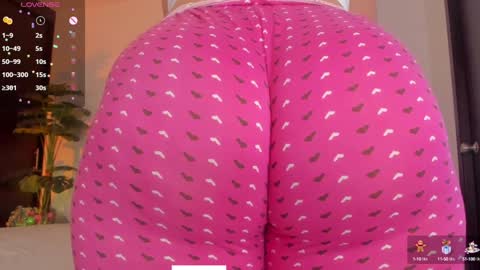 Snapshot of fay_miller2 chatting on 12.20.24 welcome to my world online show from 12.20.24