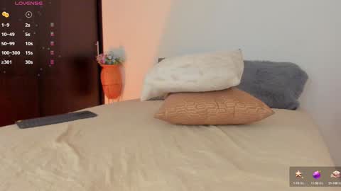 Snapshot of fay_miller2 chatting on 01.22.25 welcome to my world online show from 01.22.25