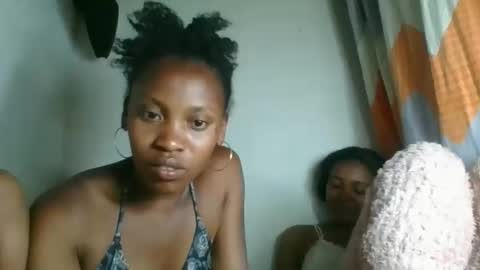 Snapshot of fayence09 chatting on 10.29.25 fayence09 online show from 10.29.25