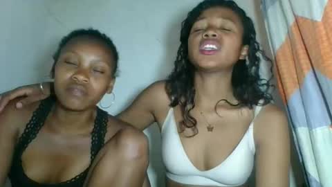 Snapshot of fayence09 chatting on 11.18.25 fayence09 online show from 11.18.25