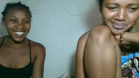 Snapshot of fayence09 chatting on 11.24.25 fayence09 online show from 11.24.25