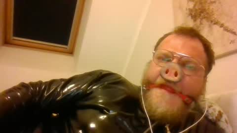 Snapshot of fckcbacc89 chatting on 06.18.26 Horny Fat Boy online show from 06.18.26
