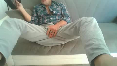 Snapshot of fedelion chatting on 10.03.25 fedelion online show from 10.03.25