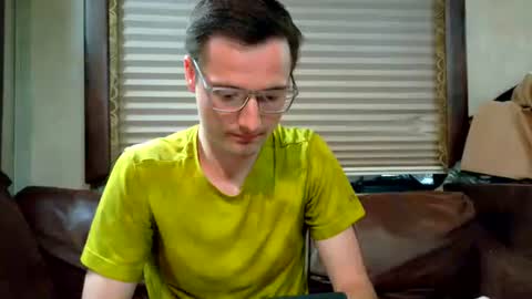 Snapshot of feelingverynaughty chatting on 05.06.26 ask me online show from 05.06.26