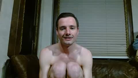 Snapshot of feelingverynaughty chatting on 05.11.26 ask me online show from 05.11.26