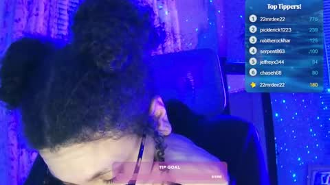 Snapshot of feetnymph chatting on 02.01.25 Soley online show from 02.01.25