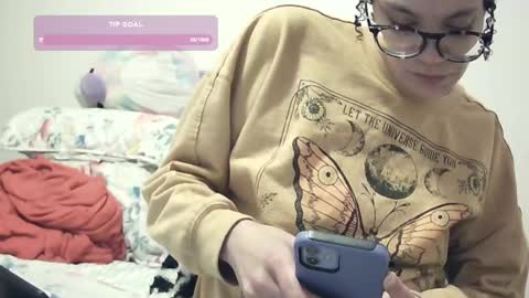 Snapshot of feetnymph chatting on 02.03.25 Soley online show from 02.03.25