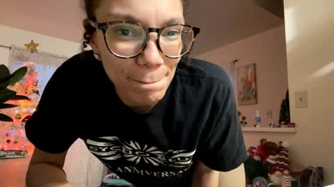 Snapshot of feetnymph chatting on 02.03.25 Soley online show from 02.03.25