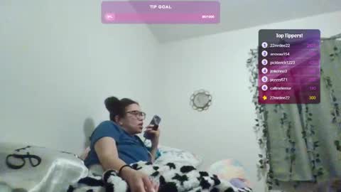 Snapshot of feetnymph chatting on 03.12.25 Soley online show from 03.12.25