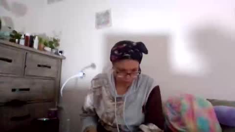 Snapshot of feetnymph chatting on 01.11.26 Soley online show from 01.11.26