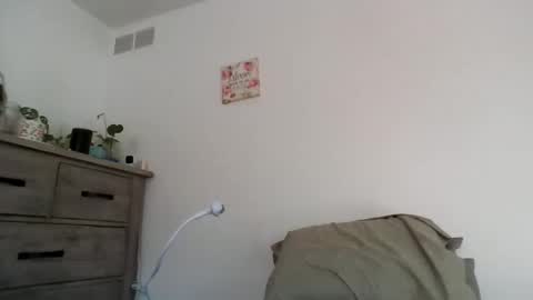 Snapshot of feetnymph chatting on 01.18.26 Soley online show from 01.18.26