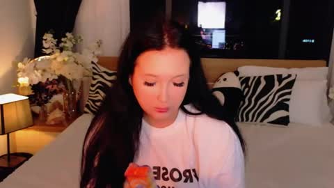 Felicia Herceg online show from 11.15.25