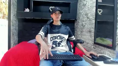 felipe fiire online show from 05.01.26