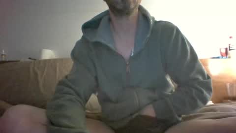 Snapshot of felipesmg2 chatting on 10.28.25 felipesmg2 online show from 10.28.25