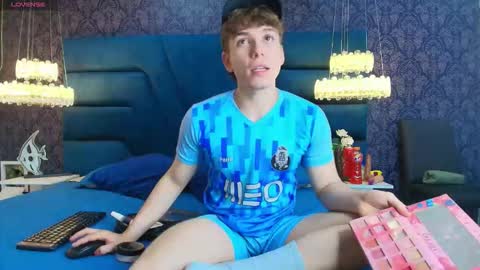 Femboy Max online show from 01.08.26