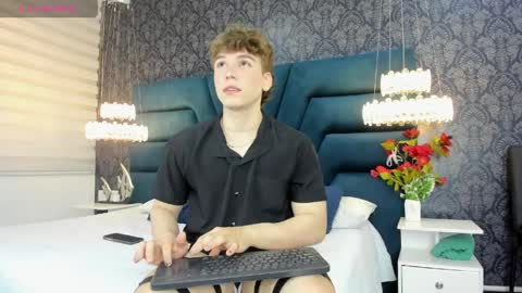 Femboy Max online show from 03.21.26