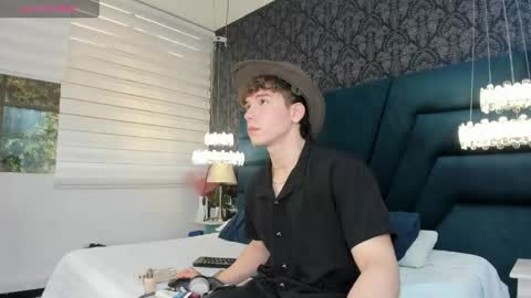 Snapshot of femboy_max chatting on 06.05.26 Femboy Max online show from 06.05.26