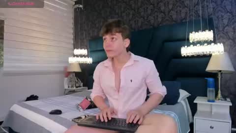 Femboy Max online show from 06.25.26