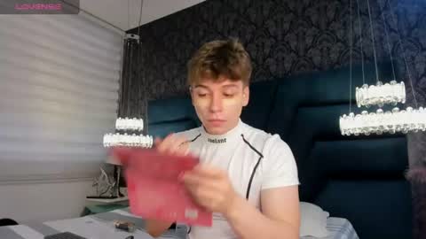 Femboy Max online show from 07.10.26