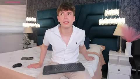 Femboy Max online show from 07.17.26