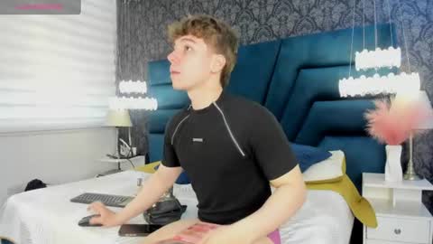 Femboy Max online show from 07.27.26