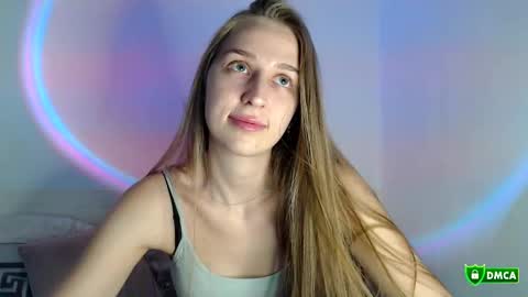 Snapshot of femkedejager chatting on 09.17.25 Femke online show from 09.17.25