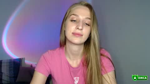 Snapshot of femkedejager chatting on 09.18.25 Femke online show from 09.18.25