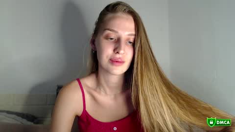 Snapshot of femkedejager chatting on 09.21.25 Femke online show from 09.21.25