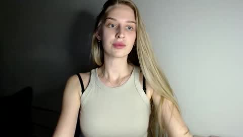 Snapshot of femkedejager chatting on 10.09.25 Femke online show from 10.09.25