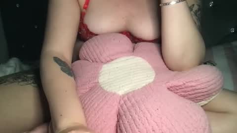 Snapshot of femmefatalebabe chatting on 11.08.25 online show from 11.08.25