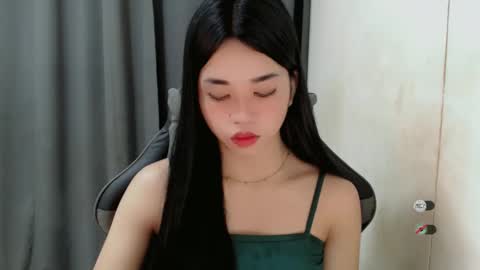 Snapshot of femylove chatting on 02.01.25 YOUR BEAUTIFUL ASIANFHEMY online show from 02.01.25