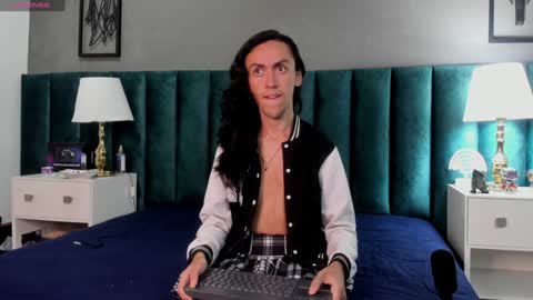 Snapshot of fenix_karoll chatting on 01.09.25 Karol online show from 01.09.25