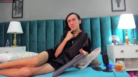 Snapshot of fenix_karoll chatting on 02.05.25 Karol online show from 02.05.25