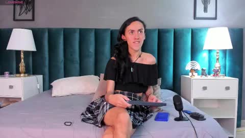 Snapshot of fenix_karoll chatting on 02.28.25 Karol online show from 02.28.25