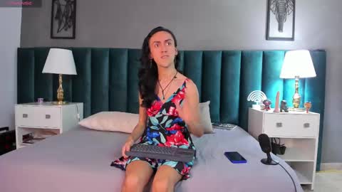 Snapshot of fenix_karoll chatting on 03.07.25 Karol online show from 03.07.25