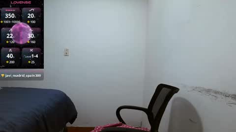 Snapshot of fenix_purple chatting on 02.28.25 FENIX online show from 02.28.25