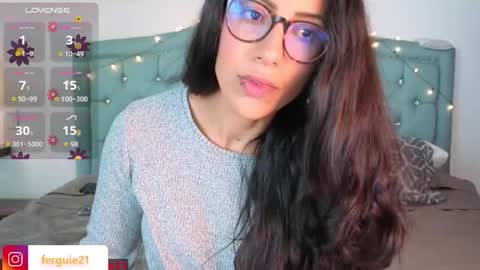 Snapshot of fergiecienta chatting on 12.17.25 fergiecienta online show from 12.17.25