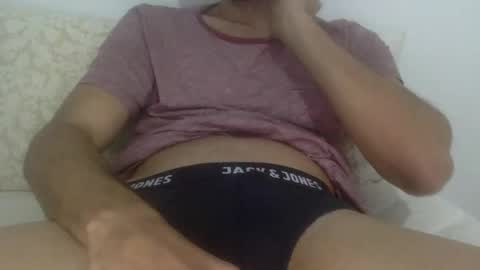 Snapshot of fernancanary chatting on 11.22.25 fernancanary online show from 11.22.25