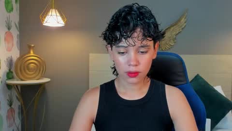 Snapshot of fernanda_indie chatting on 02.11.25 F E R N A N D A online show from 02.11.25