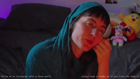 Snapshot of fernydew chatting on 02.25.25 Fern next stream 430pm Monday PST online show from 02.25.25