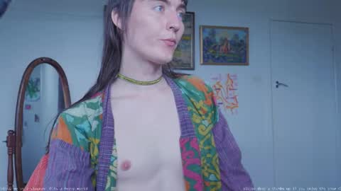 Snapshot of fernydew chatting on 03.05.25 Fern next stream 430pm Monday PST online show from 03.05.25